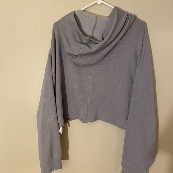 Fabletics Brisa Cropped Pullover-Heathered Gray L - Picture 2 of 3
